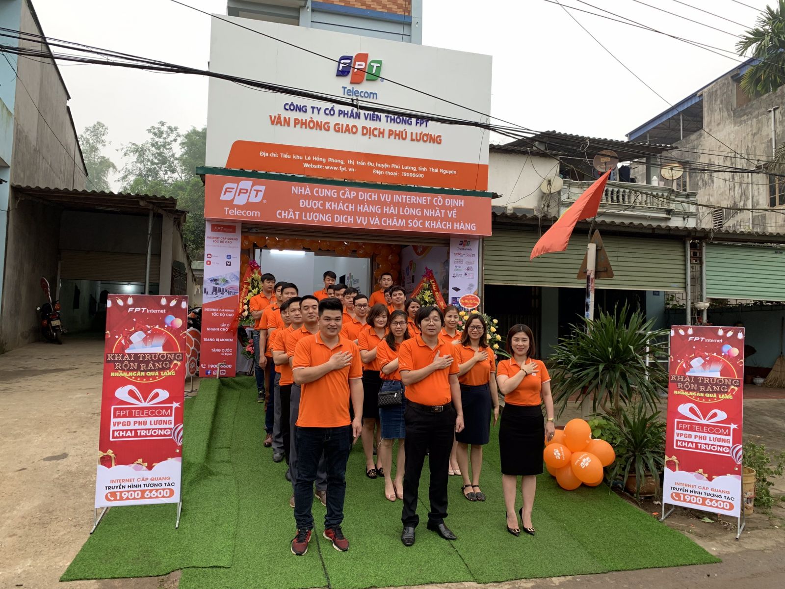 Lắp Mạng Wifi FPT Thái Nguyên 1 Van-phong-giao-dich-fpt-thai-nguyen